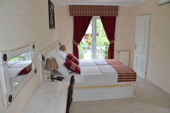 Imagen de la habitación del Hotel Neron Turist Center. Foto 20