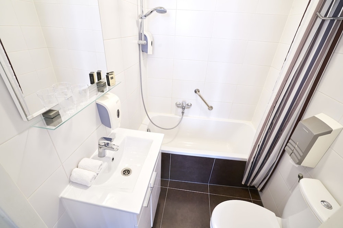 Imagen de la habitación del Hotel Nes. Foto 8