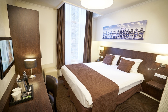 Imagen de la habitación del Hotel Nes. Foto 9