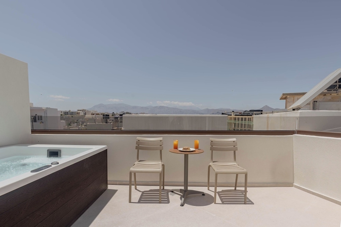 Imagen de la habitación del Hotel Nesean Plaza. Foto 4