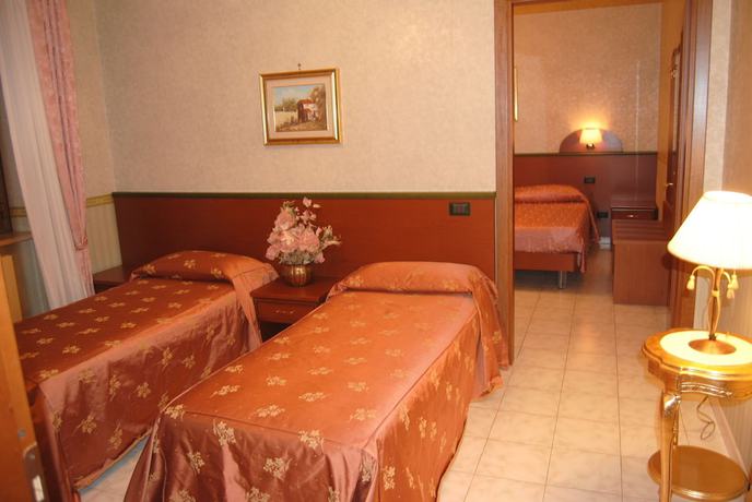 Imagen de la habitación del Hotel Nespolo D\'Oro. Foto 13