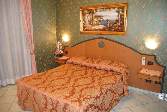 Imagen de la habitación del Hotel Nespolo D\'Oro. Foto 16