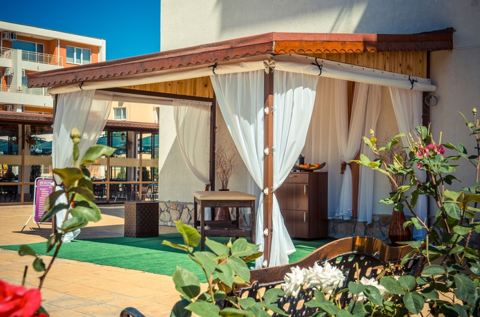 Imagen de los exteriores del Hotel Nessebar Fort Club. Foto 6