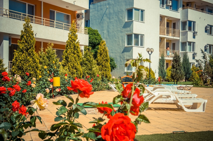 Imagen de los exteriores del Hotel Nessebar Fort Club. Foto 8