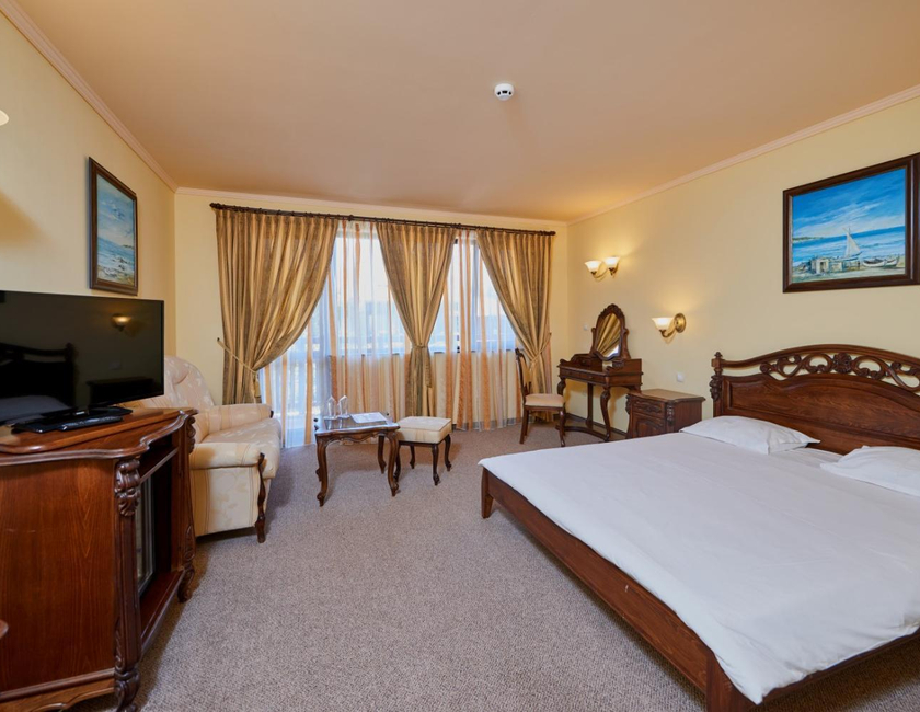 Imagen general del Hotel Nessebar Royal Palace. Foto 4