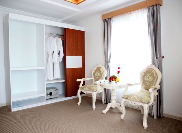 Imagen de los interiores del Hotel Nesta. Foto 16