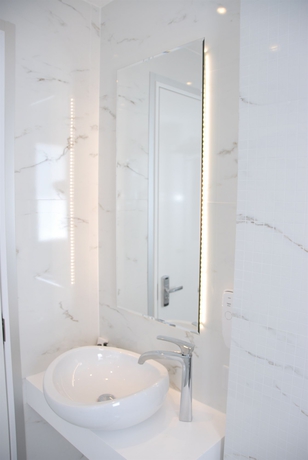 Imagen de la habitación del Hotel Nestor, Ayia Napa. Foto 13