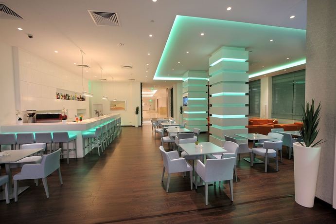 Imagen del bar/restaurante del Hotel Nestor. Foto 2