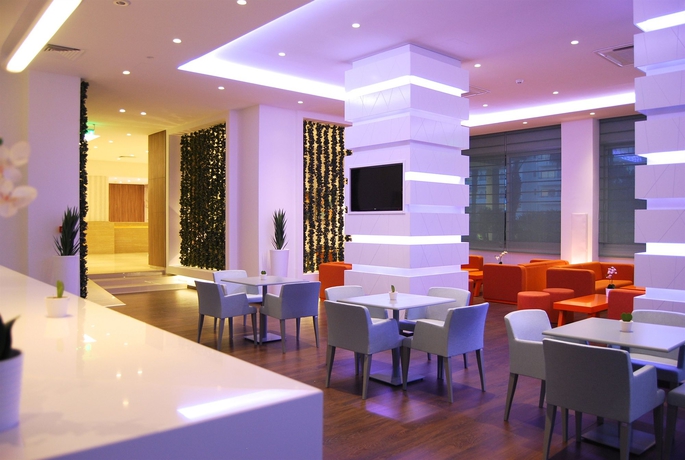 Imagen de los interiores del Hotel Nestor. Foto 16