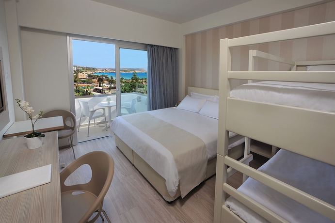 Imagen de la habitación del Hotel Nestor. Foto 9