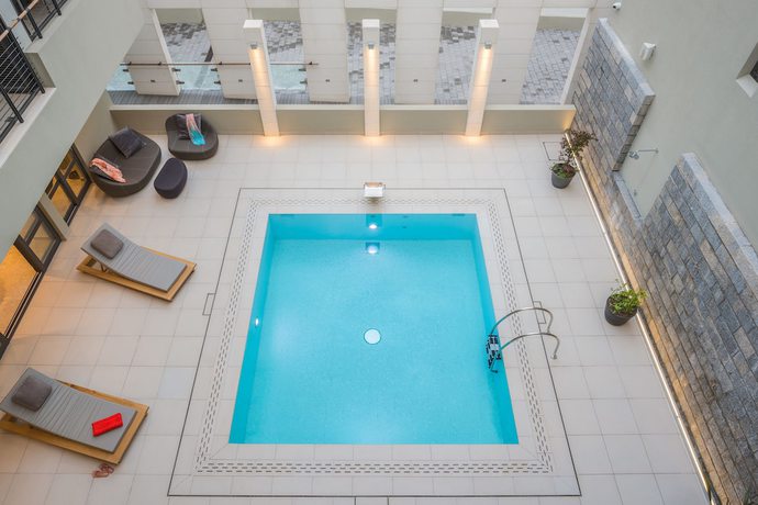 Imagen de la piscina del Hotel Nestos. Foto 19