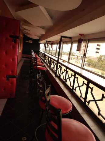 Imagen del bar/restaurante del Hotel Nestwood. Foto 2