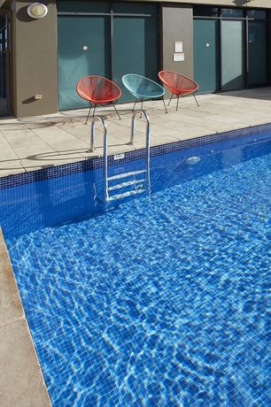 Imagen de la piscina del Hotel Nesuto Parramatta. Foto 13