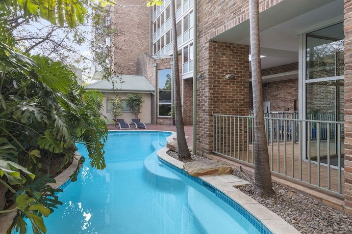 Imagen de la piscina del Hotel Nesuto Pennant Hills. Foto 19
