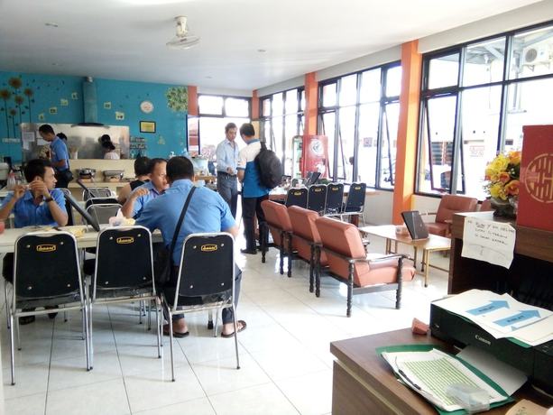 Imagen del bar/restaurante del Hotel Netral. Foto 3