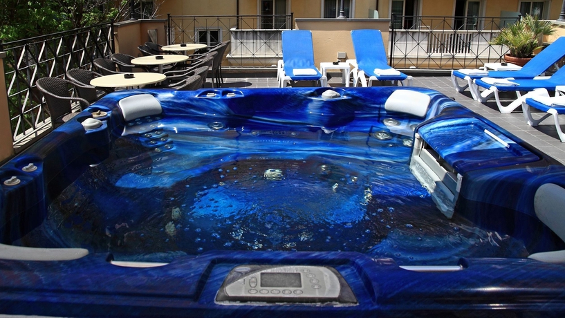 Imagen de los exteriores del Hotel Nettunia. Foto 11