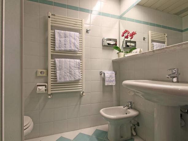 Imagen de la habitación del Hotel Nettuno, Bardolino. Foto 9