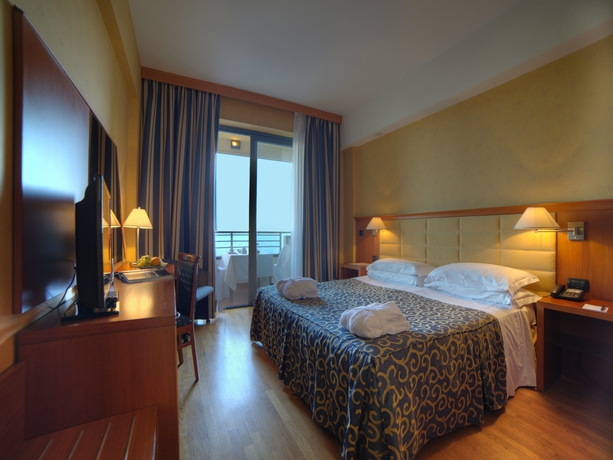 Imagen de la habitación del Hotel Nettuno, Catania. Foto 5