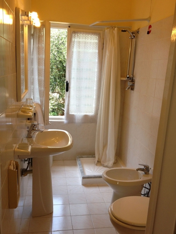 Imagen de la habitación del Hotel Nettuno, Diano Marina. Foto 8