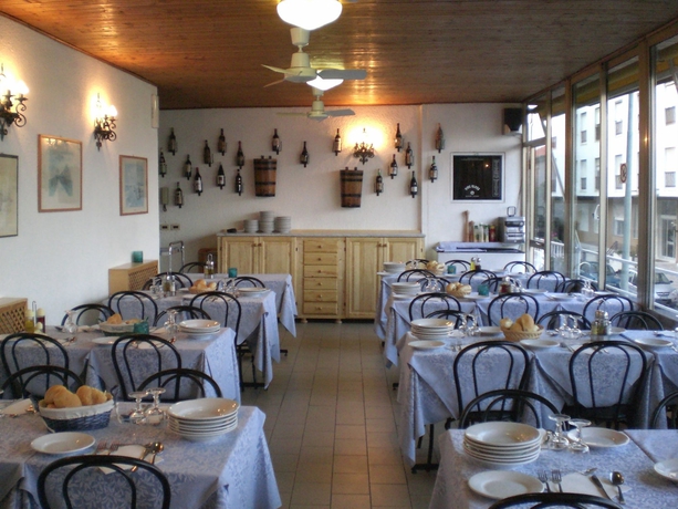 Imagen del bar/restaurante del Hotel Nettuno, Diano Marina. Foto 3