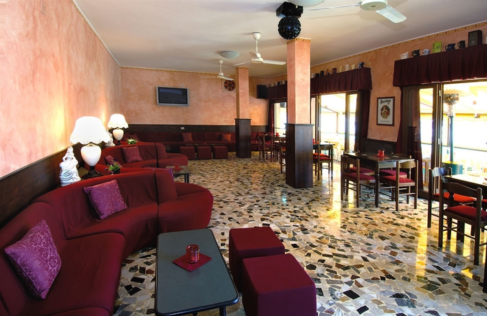 Imagen de los interiores del Hotel Nettuno, Diano Marina. Foto 15