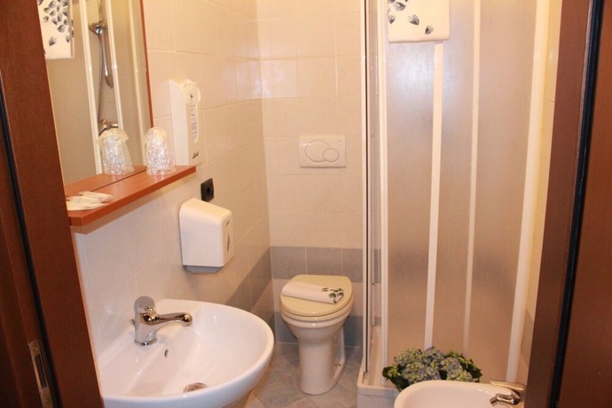 Imagen de la habitación del Hotel Nettuno, Montecatini Alto. Foto 9