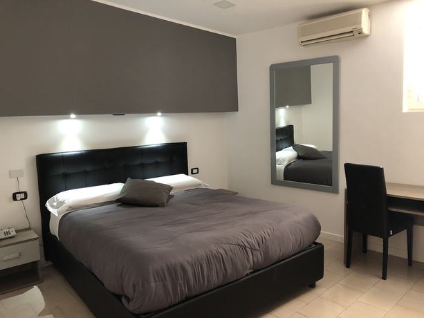Imagen general del Hotel Nettuno, Nápoles. Foto 1