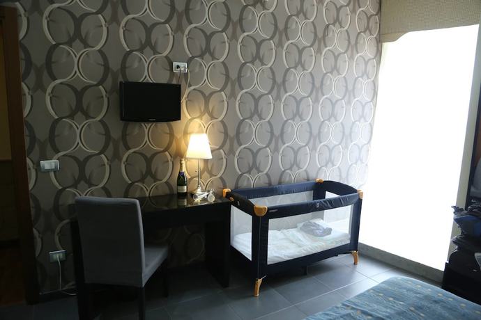 Imagen de la habitación del Hotel Nettuno, N&aacute;poles. Foto 9