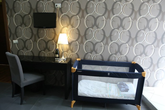 Imagen de la habitación del Hotel Nettuno, N&aacute;poles. Foto 17