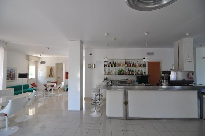 Imagen del bar/restaurante del Hotel Nettuno, Pesaro. Foto 2