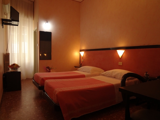 Imagen de la habitación del Hotel Nettuno, Porto San Giorgio. Foto 6