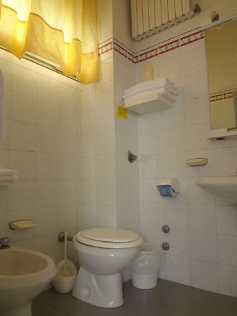 Imagen de la habitación del Hotel Nettuno, Porto San Giorgio. Foto 14