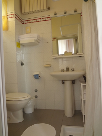 Imagen de la habitación del Hotel Nettuno, Porto San Giorgio. Foto 15