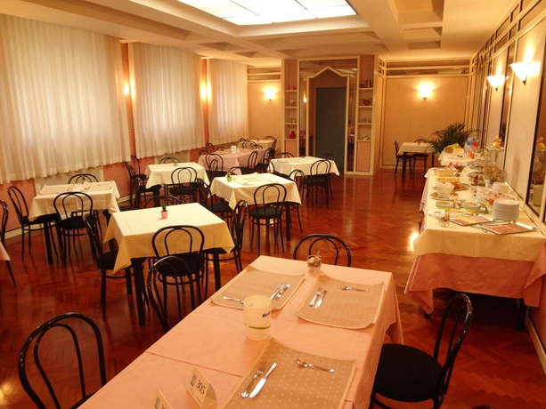 Imagen del bar/restaurante del Hotel Nettuno, Porto San Giorgio. Foto 4