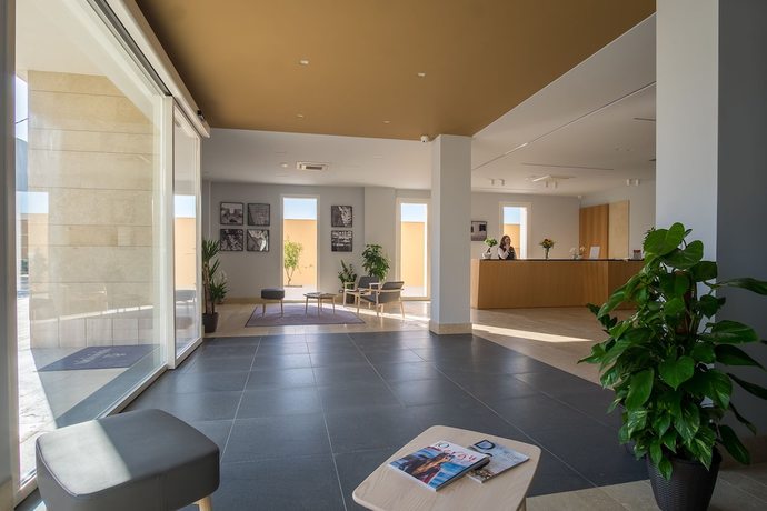 Imagen de los interiores del Hotel Netum. Foto 20