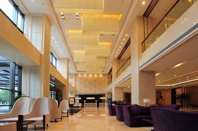 Imagen de los interiores del Hotel Neu International Exchange Centre. Foto 17