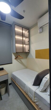 Imagen de la habitación del Hotel Neu Suites 3rdnvenue By Perfect Host. Foto 15