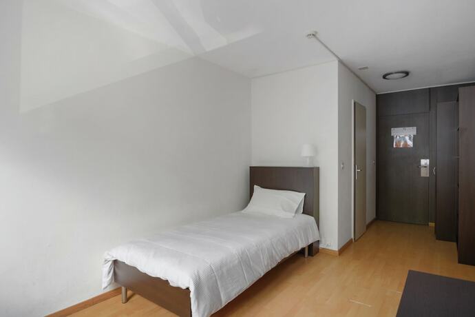 Imagen de la habitación del Hotel Neuchatel City. Foto 13