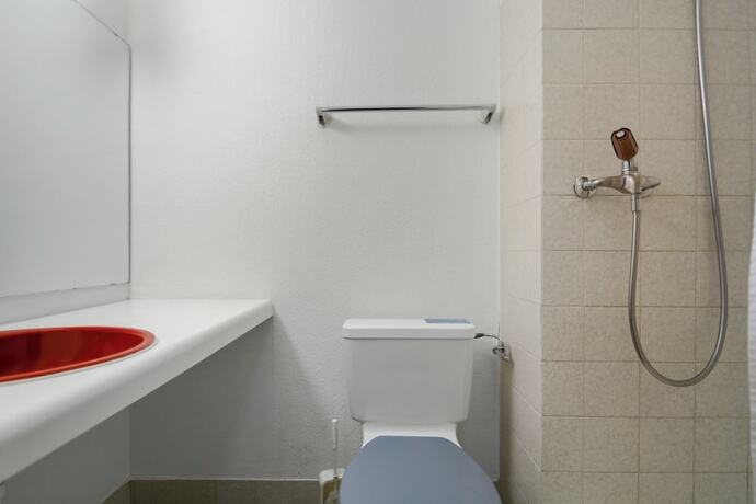 Imagen de la habitación del Hotel Neuchatel City. Foto 15