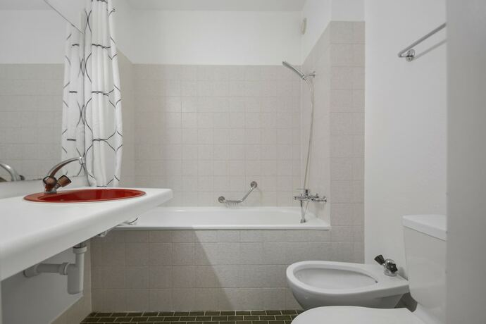 Imagen de la habitación del Hotel Neuchatel City. Foto 16