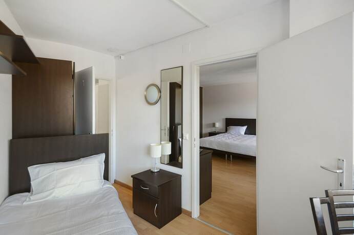 Imagen de la habitación del Hotel Neuchatel City. Foto 18