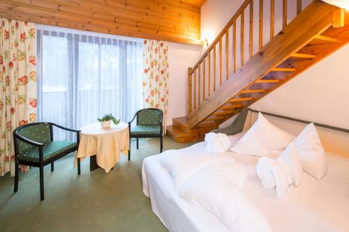 Imagen de la habitación del Hotel Neue Burg. Foto 4