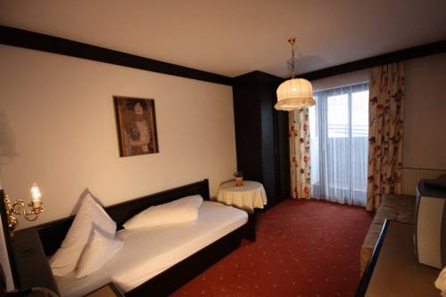 Imagen de la habitación del Hotel Neue Burg. Foto 6