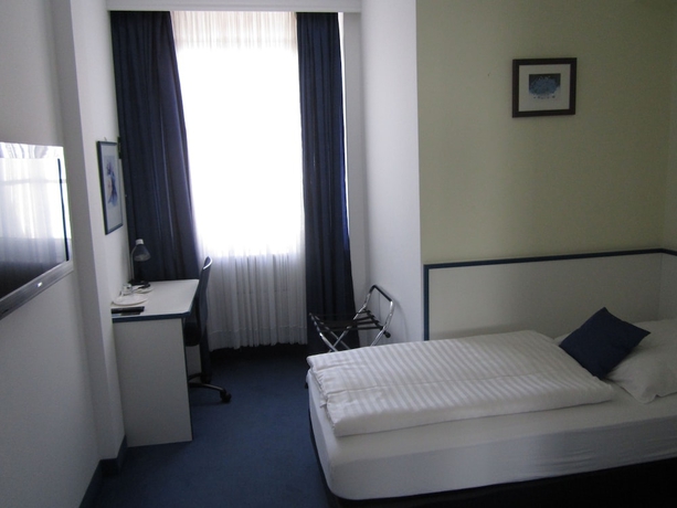 Imagen de la habitación del Hotel Neue Kraeme. Foto 10