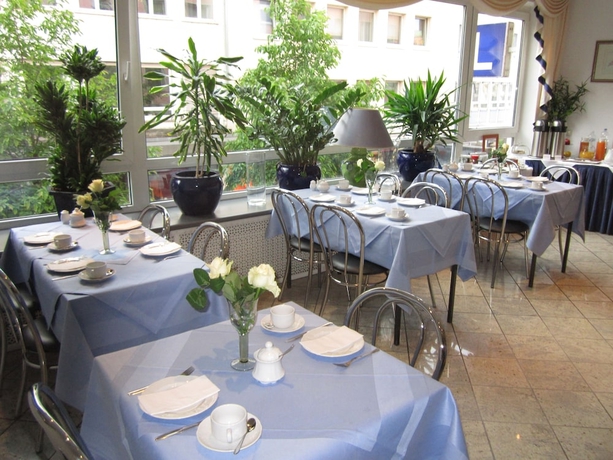Imagen del bar/restaurante del Hotel Neue Kraeme. Foto 3