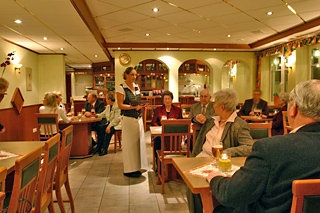 Imagen del bar/restaurante del Hotel Neues Landhotel Vogelsberg. Foto 3