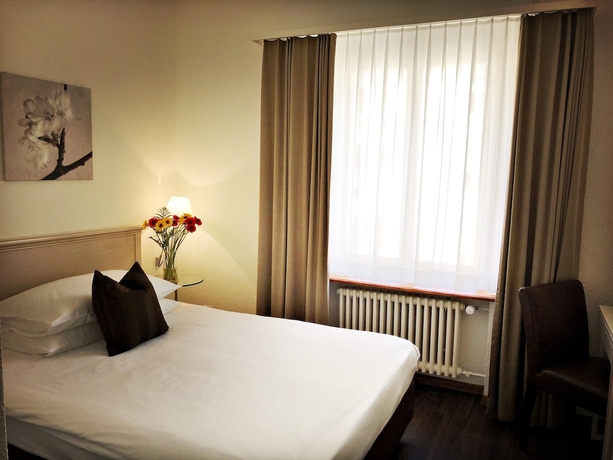 Imagen de la habitación del Hotel Neufeld. Foto 12