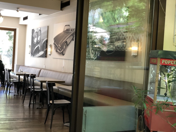 Imagen del bar/restaurante del Hotel Neufeld. Foto 5