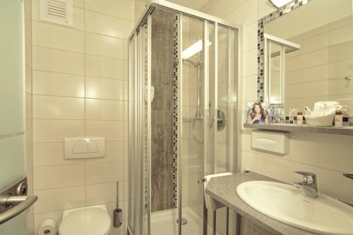 Imagen de la habitación del Hotel Neuhäusl Berchtesgaden. Foto 14