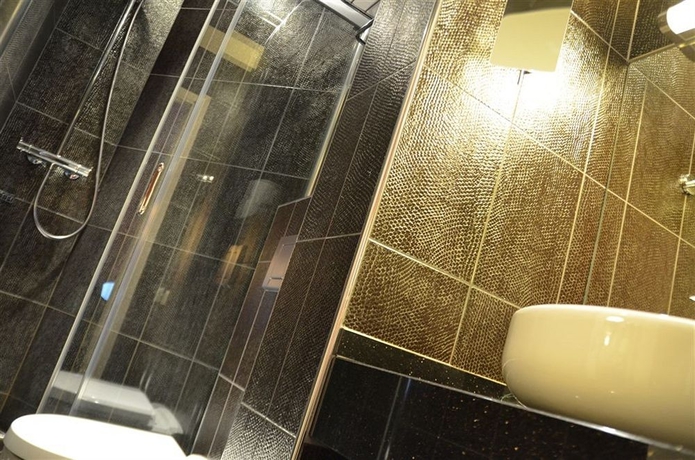 Imagen de la habitación del Hotel Neuilly Park. Foto 5